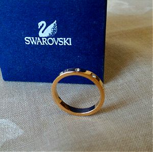 Δαχτυλίδι γυναικείο SWAROVSKI. Επιμετάλλωση, χρυσής απόχρωσης. Μέγεθος 55.