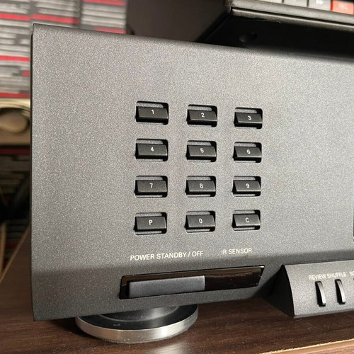 Philips CD 930 like new with remote control