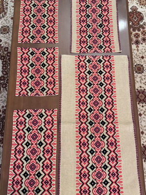 Set of 5 handmade table linens new