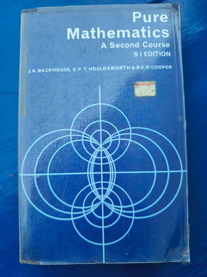 Pure Maths book like new, mathematics in English with problems