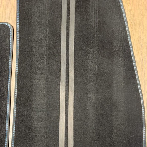 Ford Fiesta St Mk8/8.5 front mats like new, black with blue stitching