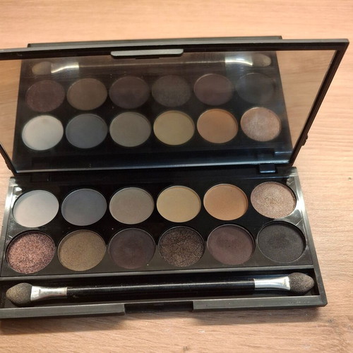 Sleek eyeshadow palette au naturel like new