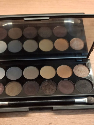 Sleek eyeshadow palette au naturel like new