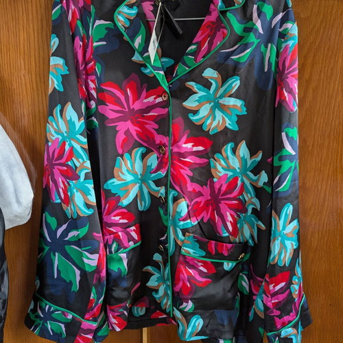Juicy Couture satin shirt size medium new, multicolor