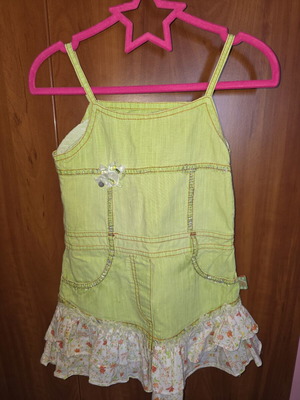 Summer dress lime floral ruffles for 3-year-old girl like new