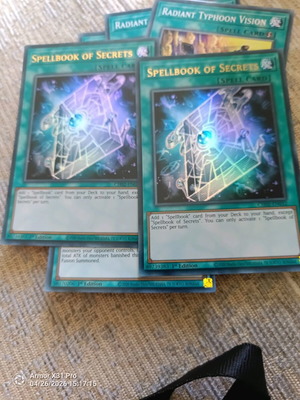 Yu-Gi-Oh Spellbook of Secrets like new