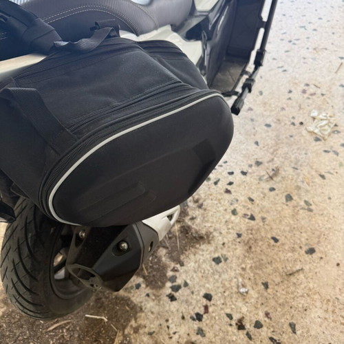 Μπακαζέρα μηχανής 32 λίτρων και πλαϊνές βαλίτσες καινούργιες