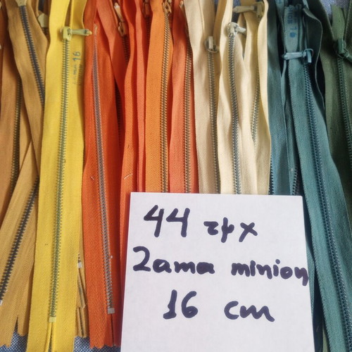 Lot of 44 ZAMA Minion metal zippers 16 cm, assorted colors