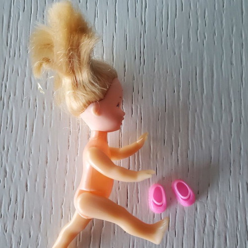 Barbie toddler with shoes used, very good