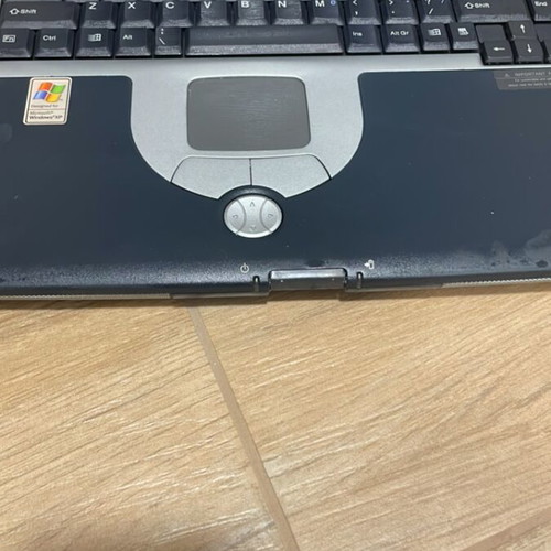 Compaq Presario 1700 laptop μεταχειρισμένο, με floppy disk drive και φορτιστή