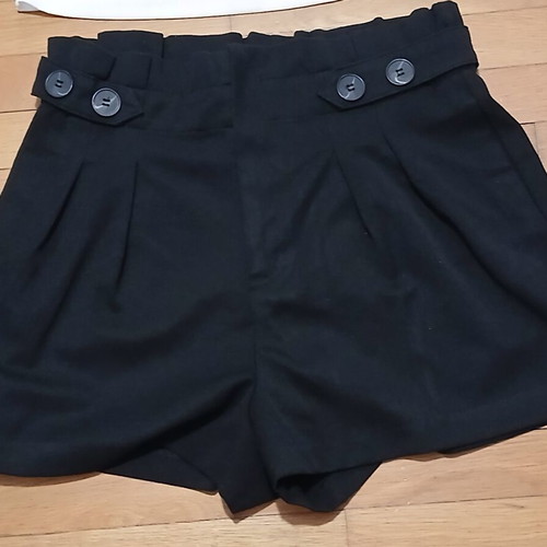 Zara set with black shorts and white puff sleeves blouse, like new, size large