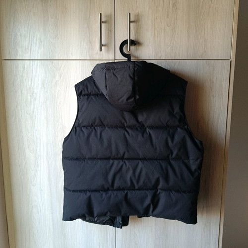 Zara vest with hood new, size XL