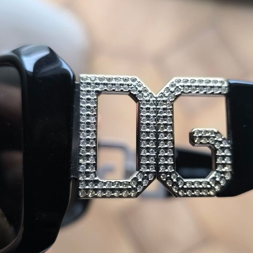 Dolce & Gabbana sunglasses like new, black with case