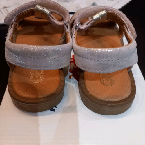 GBB children's sandals size 27 like new, pink gold detail