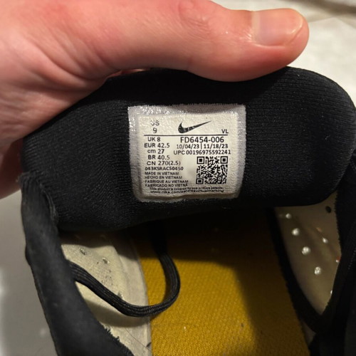 Nike Downshifter 13 Men's Athletic Shoes used, black beige