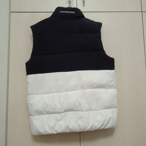 Calvin Klein sleeveless vest XL black and white like new