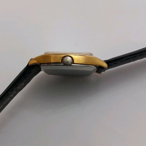 Laora men's wind-up watch in excellent condition Swiss made