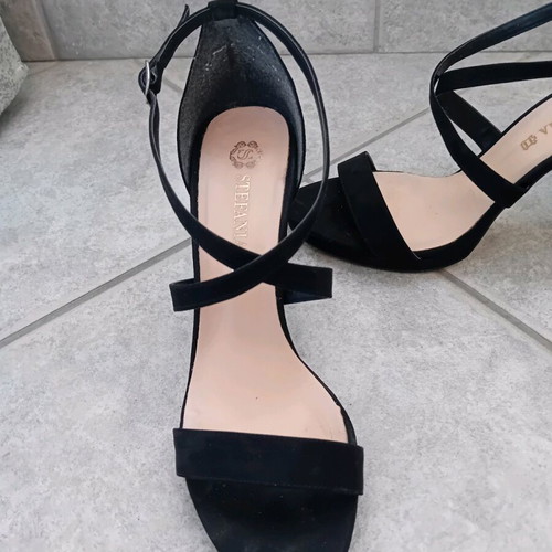 Stefania black sandals with thick stable heel like new, size 40
