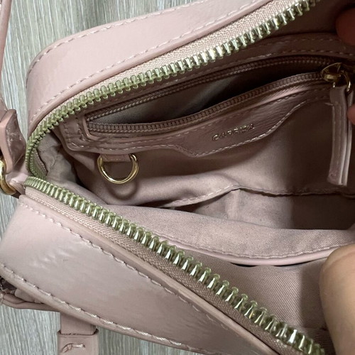 Carpisa crossbody bag new, soft pink with patent texture