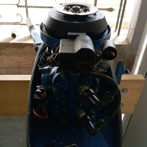 Suzuki 10 HP two-stroke outboard motors used, pack of 2