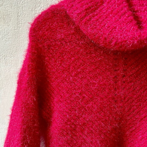 Red pullover like new, soft, size S