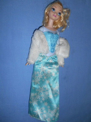 Frozen doll #21 used in excellent condition