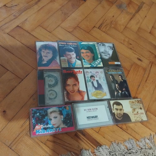 Audio cassettes used, pack of 8, Turkish and foreign artists