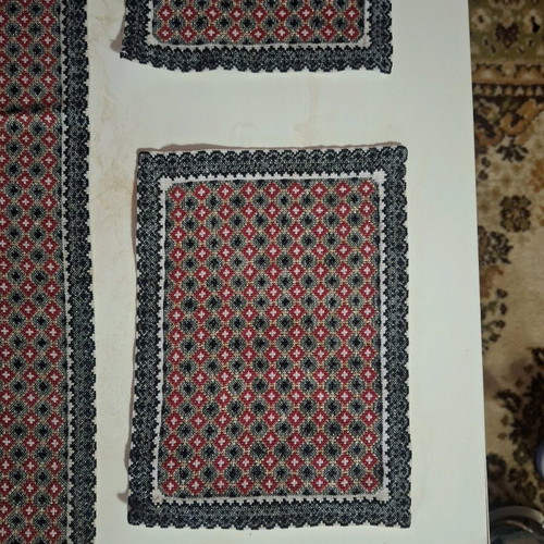Small handmade cross-stitch doily with 2 napkins like new
