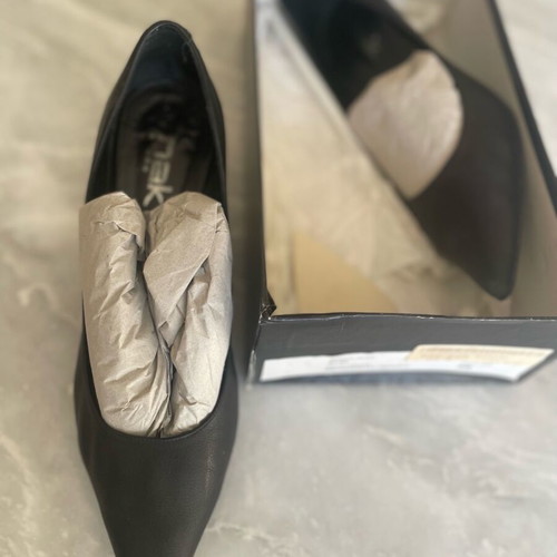 Nak pumps size 39 like new