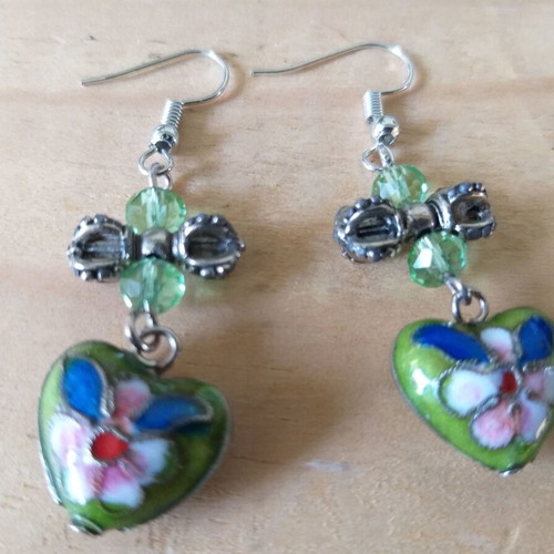 Cloisonné heart earrings with bow like new