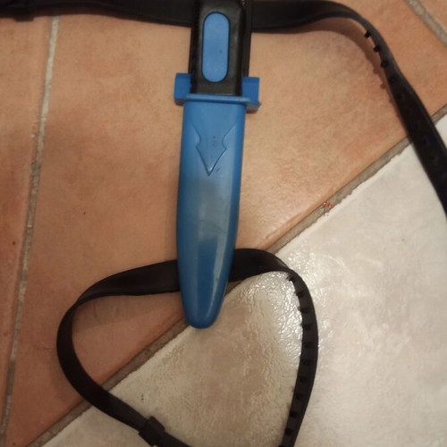Diving Knife like new with stainless steel blade and ergonomic handle