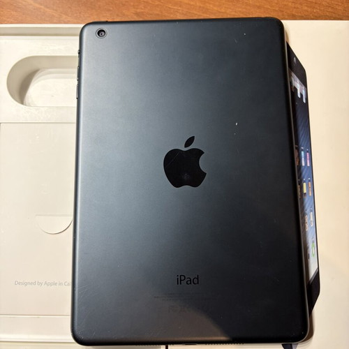 iPad Mini 16 Gb space grey non-working, for spare parts