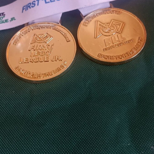 Set of 2 Official LEGO Robotics Medals FLL FLL Jr. 2015 & 2017 like new
