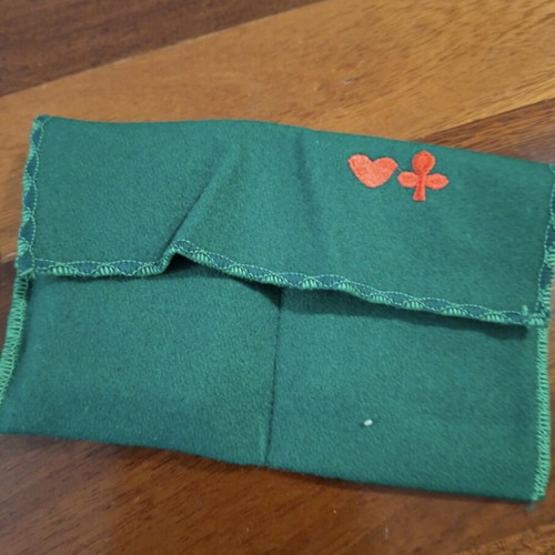Poker set like new with felt and plastic playing cards