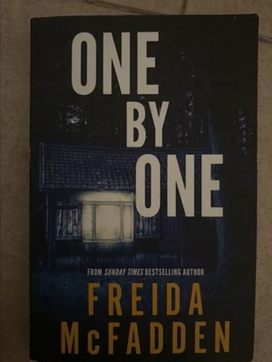One by One by Freida McFadden English edition new psychological thriller