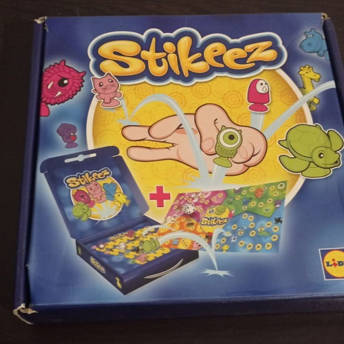 Lidl Stickeez case and figures used, pack