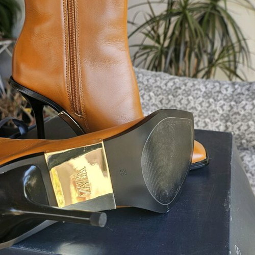 Μπότες Zara καινούργιες, μέγεθος 38, δέρμα, μπεζ πορτοκαλί