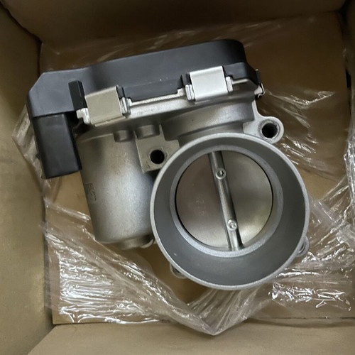 Hitachi Throttle Body 250 8520 New for VW Audi Seat Skoda