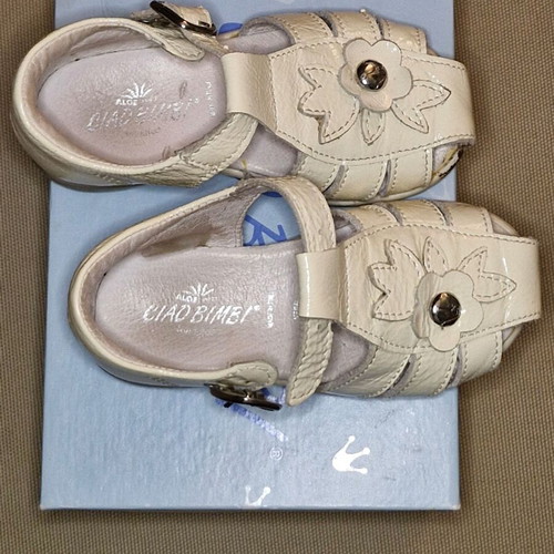 Ciao Bimbi children's sandals size 22 used, white with floral design