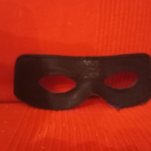 Black carnival mask like new