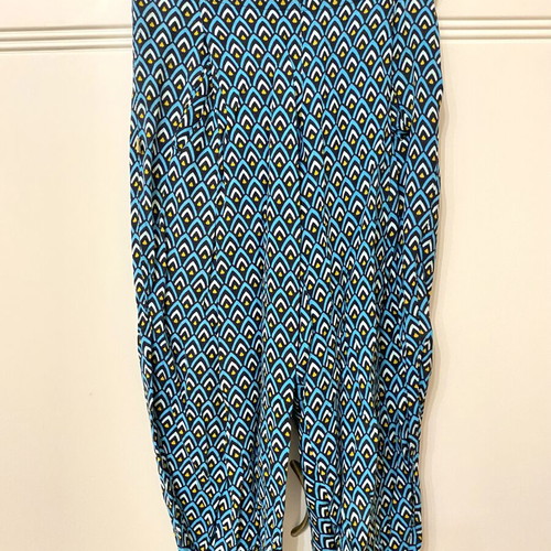 Flowy cropped pants with side zipper, size S, like new, blue and green