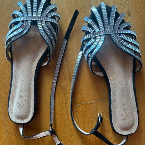 Envie Shoes black flat sandals with rhinestones size 36 new