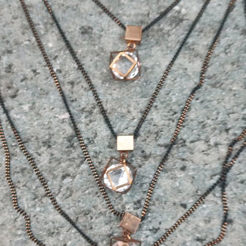 Chain necklace new with crystals in geometric shapes