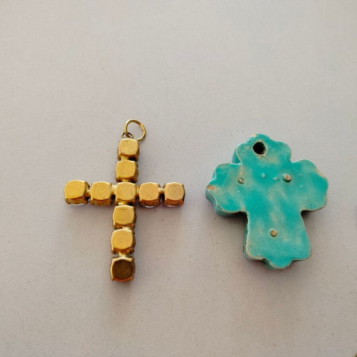Cross pendants used, pack of 10, various materials and sizes