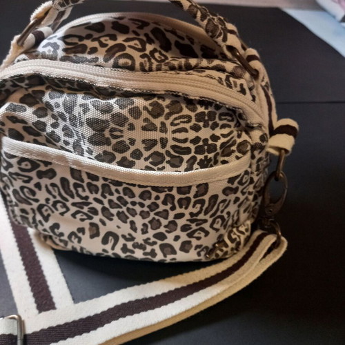 Carpisa women's fabric shoulder bag like new