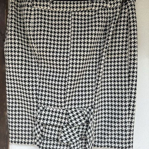 River Island skirt like new with attractive belt and drapes, size M
