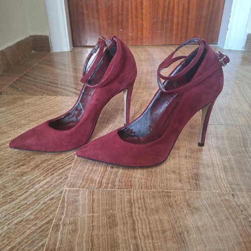 Sante high-heeled burgundy velvet pumps like new, size 39