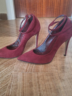 Sante high-heeled burgundy velvet pumps like new, size 39