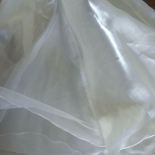 White satin nightdress like new, short, suitable for bridal wear