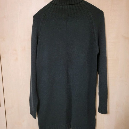 Cypress knitted blouse like new with green necklace gift